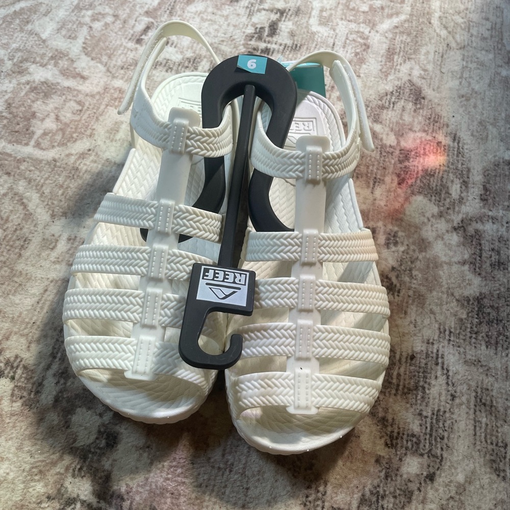 Reef Water Beachy White Sandals